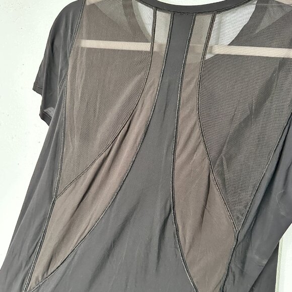 Lululemon Seek the Heat Tee Black Short Sleeve Top Tshirt 8 Mesh - Picture 5 of 5